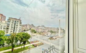 1 Room Apartment Near Peremohy Square